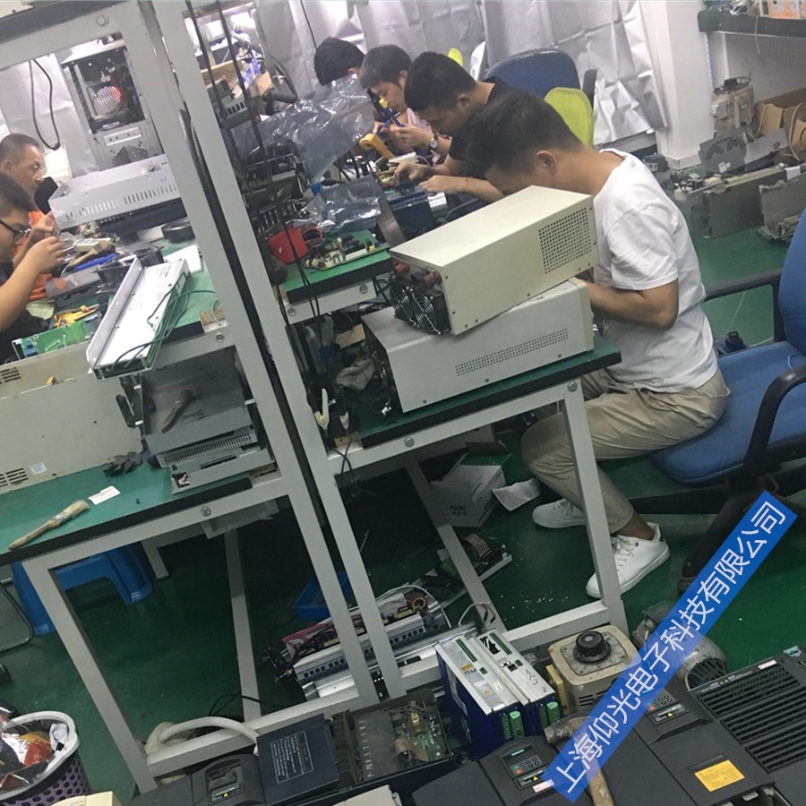 LENZE倫茨伺服驅(qū)動(dòng)器維修無顯示,顯示亮紅燈維修